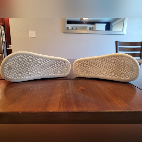 Adidas Originals Ayoon White Slides - Picture 6 of 6